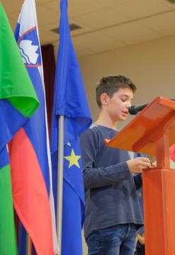 Odkritje obeležja Rastoča knjiga 9